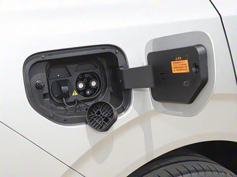 2025�� 210Ultra�Ǽݰ� 6��