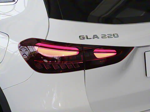 2025�� �Ŀ� GLA 220