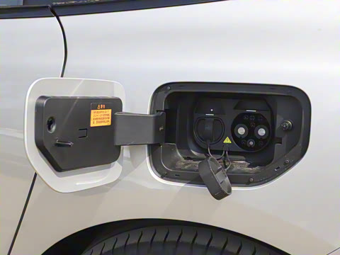 2025�� ���� 650ProѲ����