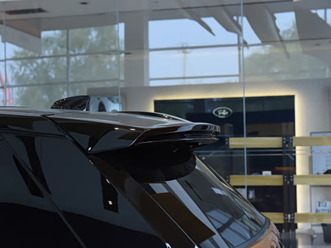 2021�� 5.0 SC V8 SVR