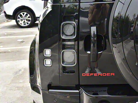 2025�� 90 5.0T V8