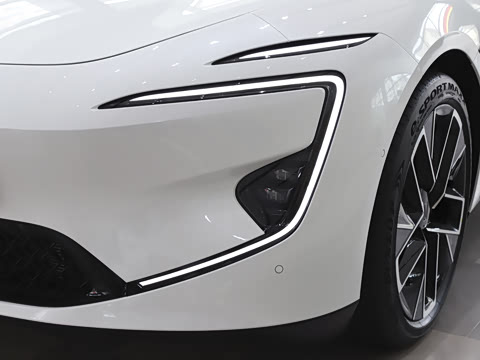 2025�� �Ŀ� Ultra���̰�