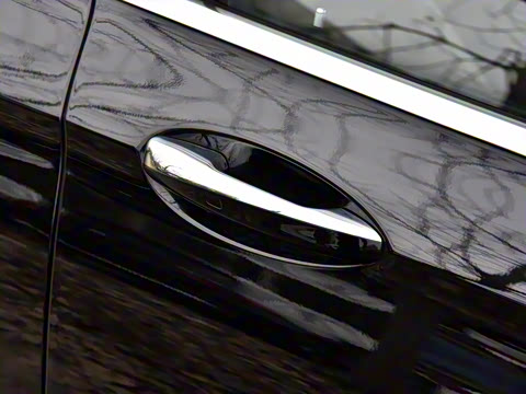 2022�� �Ŀ� E 350 e L ���ʽ��϶����˶��γ�