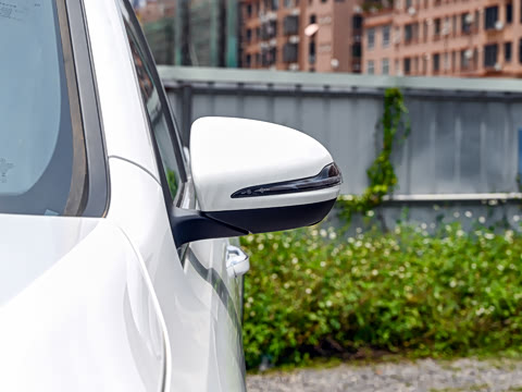 2025�� GLB 220 ������