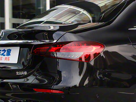 2023�� E 350 e L ���ʽ��϶����˶��γ�