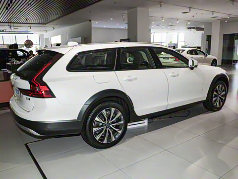 2025�� Cross Country B5 AWD ��Զ��