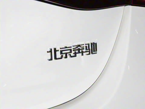 2025�� �Ŀ� E 300 L ������