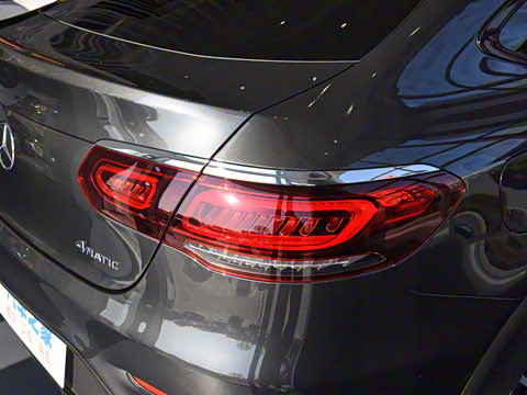 2022�� �Ŀ� GLC 300 4MATIC ����SUV