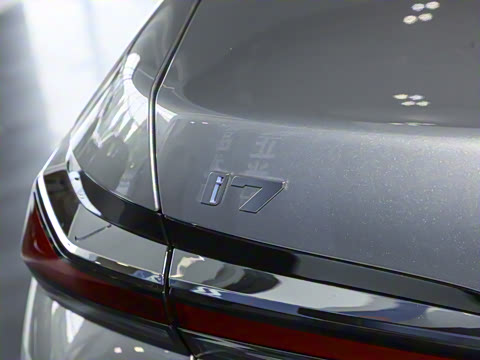 2023�� eDrive50L ����M�˶���װ