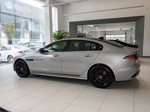 2025�� 2.0T 250PS R-DYNAMIC 90�����ذ�