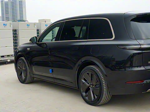 2025�� Ultra ���ܻ��°�