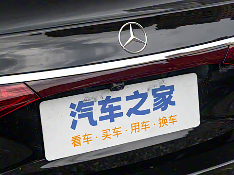 2025�� �Ŀ� E 300 L ����˶���