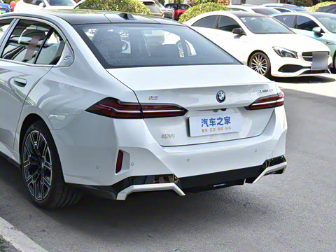 2025 xDrive 50L M˶װ