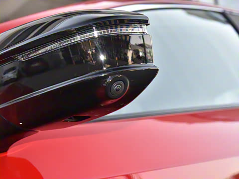 2025�� 550 PRO���а�