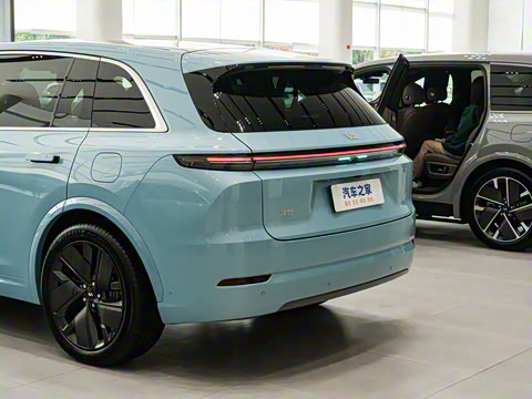 2025�� Ultra ���ܻ��°�