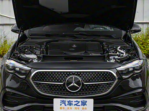 2025�� �Ŀ� E 300 L ����˶���