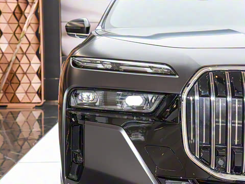 2023�� xDrive60L M�˶���װ