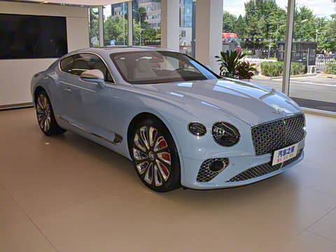 2022�� 4.0T GT V8 Mulliner