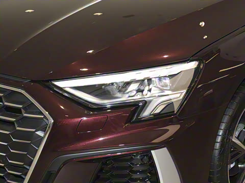 2023�� �Ŀ� Sportback 35 TFSI ʱ���˶���