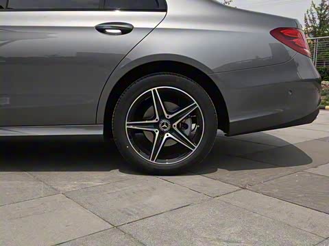 2020�� �Ŀ� E 260 �˶���