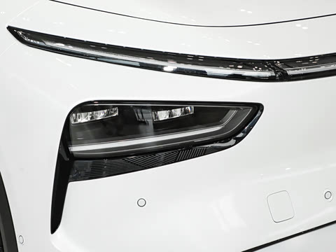 2025�� 702 �������� Max