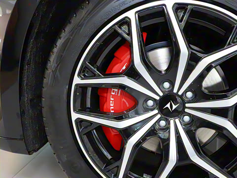 2025�� ���� 550ProѲ����