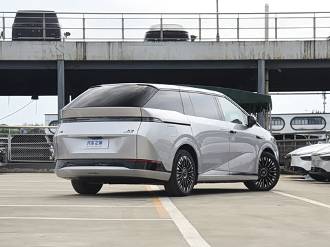 2025�� 702���������� Max