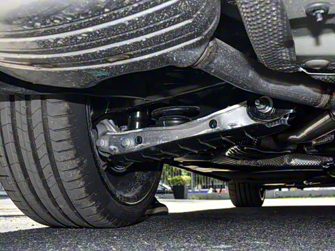 2025�� 200���������� 40 TFSI ����������