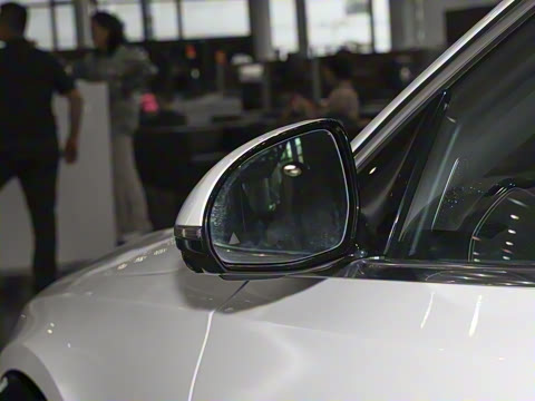 2025�� �Ŀ� E 300 L ������