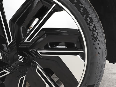 2025�� 636Ultra���Ȱ� 5��