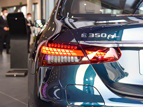 2023�� E 350 e L ���ʽ��϶����˶��γ�