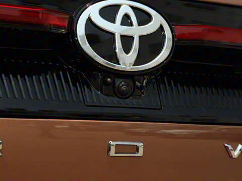 2023�� 2.5L SportCross HEV��������