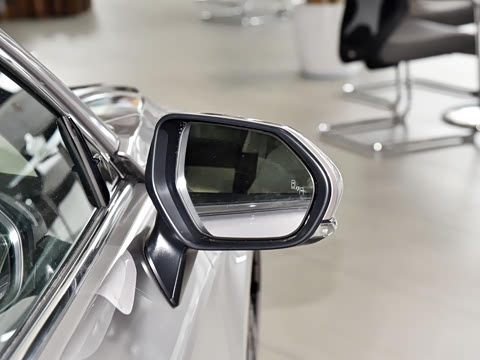 2023�� 2.0L XLE������