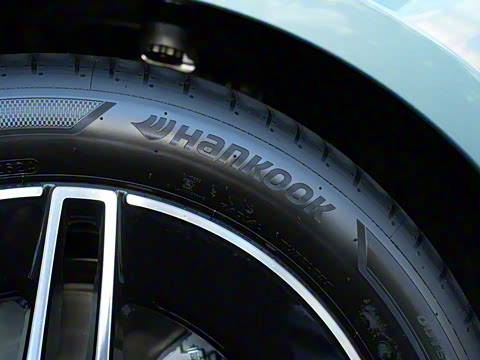 2025�� �Ŀ� E 260 �˶���