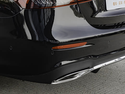 2023�� �Ŀ� E 300 L �˶�������