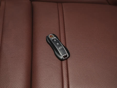 2025�� Cayenne 3.0T ���۰�