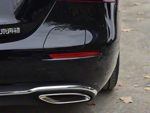 2022�� �Ŀ� E 350 e L ���ʽ��϶����γ�