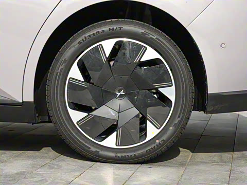 2025�� 600 �������� Max