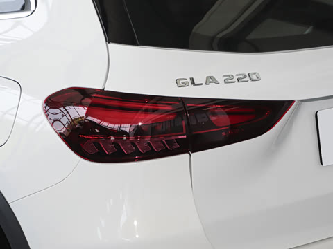 2025�� �Ŀ� GLA 220