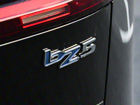 2025�� 550 PRO���а�