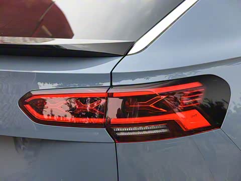 2020�� 380TSI �������������