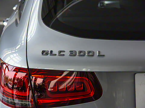 2022�� GLC 300 L 4MATIC ������