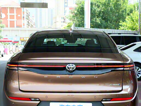 2023�� 2.5L SportCross HEV��������