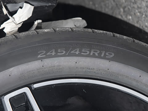 2025�� �Ŀ� E 300 ʱ�����˶���