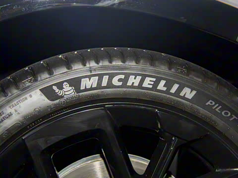 2025�� 702 �������� Ultra