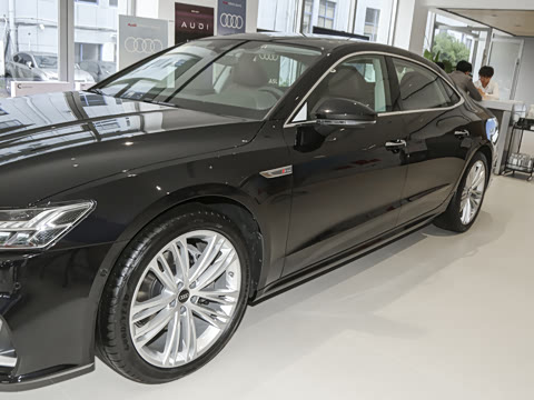 2025�� 45 TFSI quattro ������