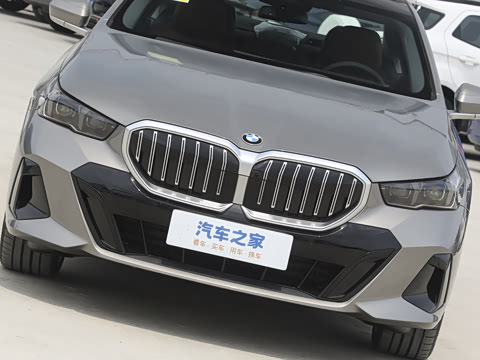 2025�� 530Li xDrive M�˶���װ