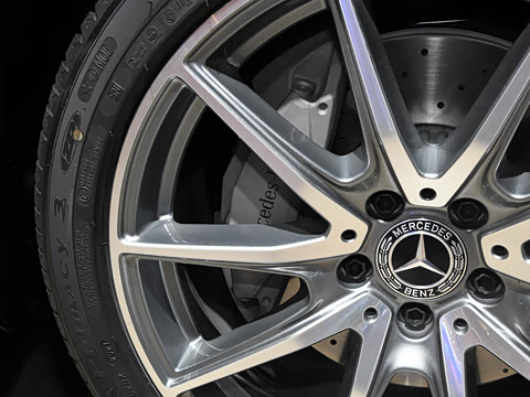 2021�� �Ŀ� E 260 ������ܳ�