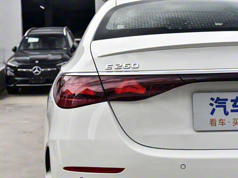 2025�� �Ŀ� E 260 �˶���