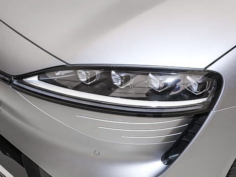 2025�� 703km Ultra�˶���